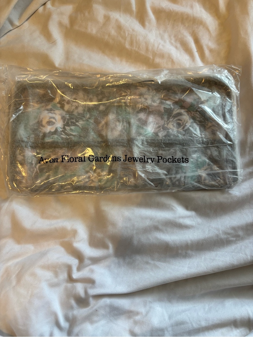 Avon Floral Gardens Jewelry Pockets - Green Floral Print